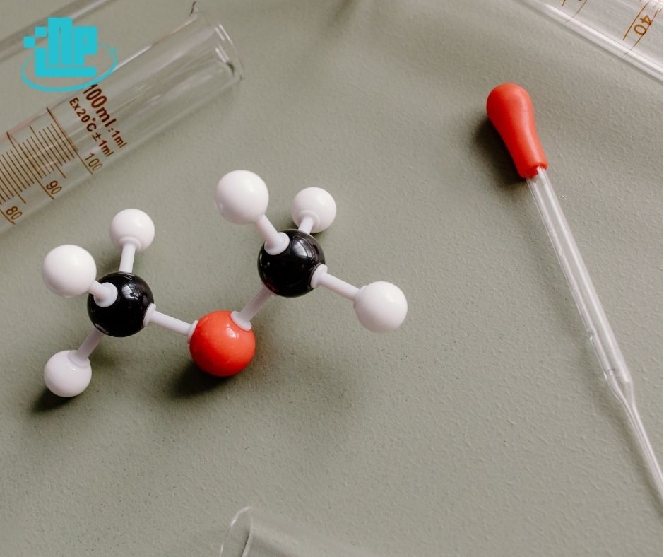 ETHANOL CÓ TAN TRONG NƯỚC KHÔNG? CẤU TRÚC PHÂN TỬ VÀ ỨNG DỤNG THỰC TẾ 2 Ethanol có tan trong nước không